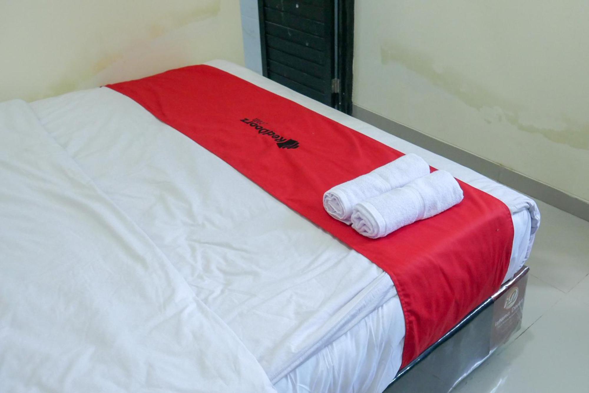 Reddoorz Near Paragon Mall 2 Hotel
