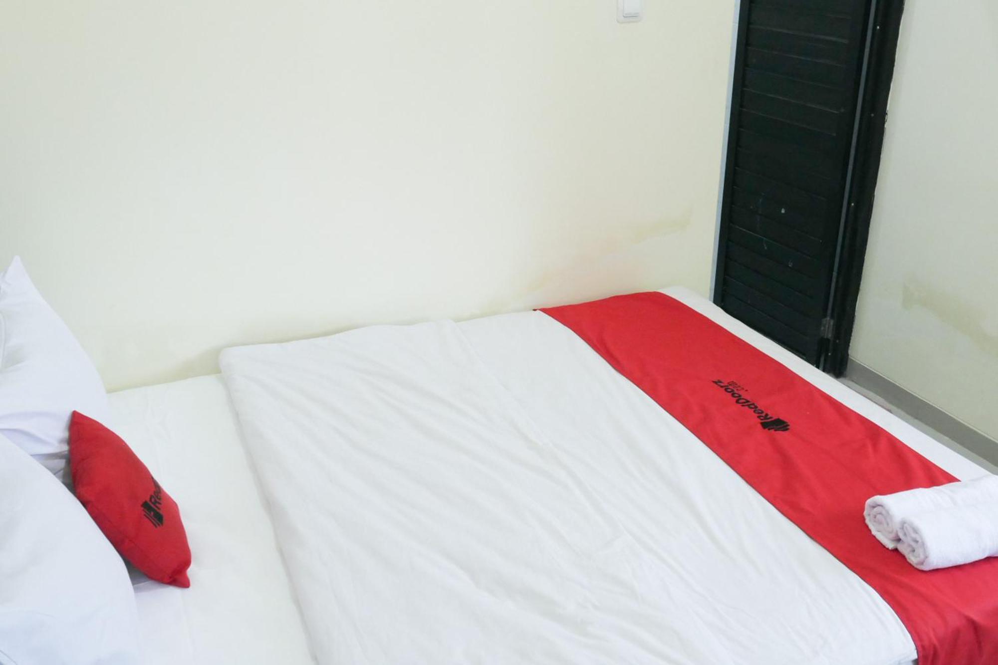 Reddoorz Near Paragon Mall 2 Hotel