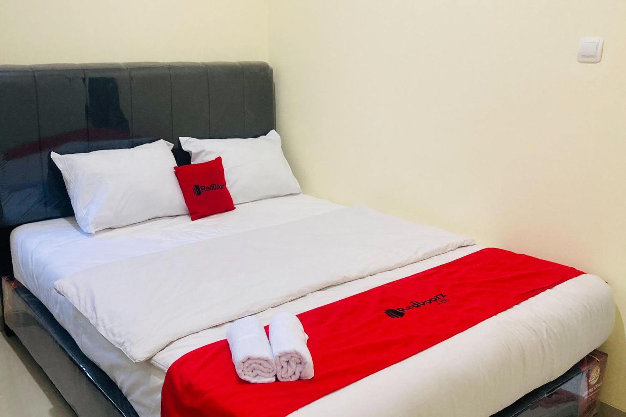 Reddoorz Near Paragon Mall 2 Hotel 2*