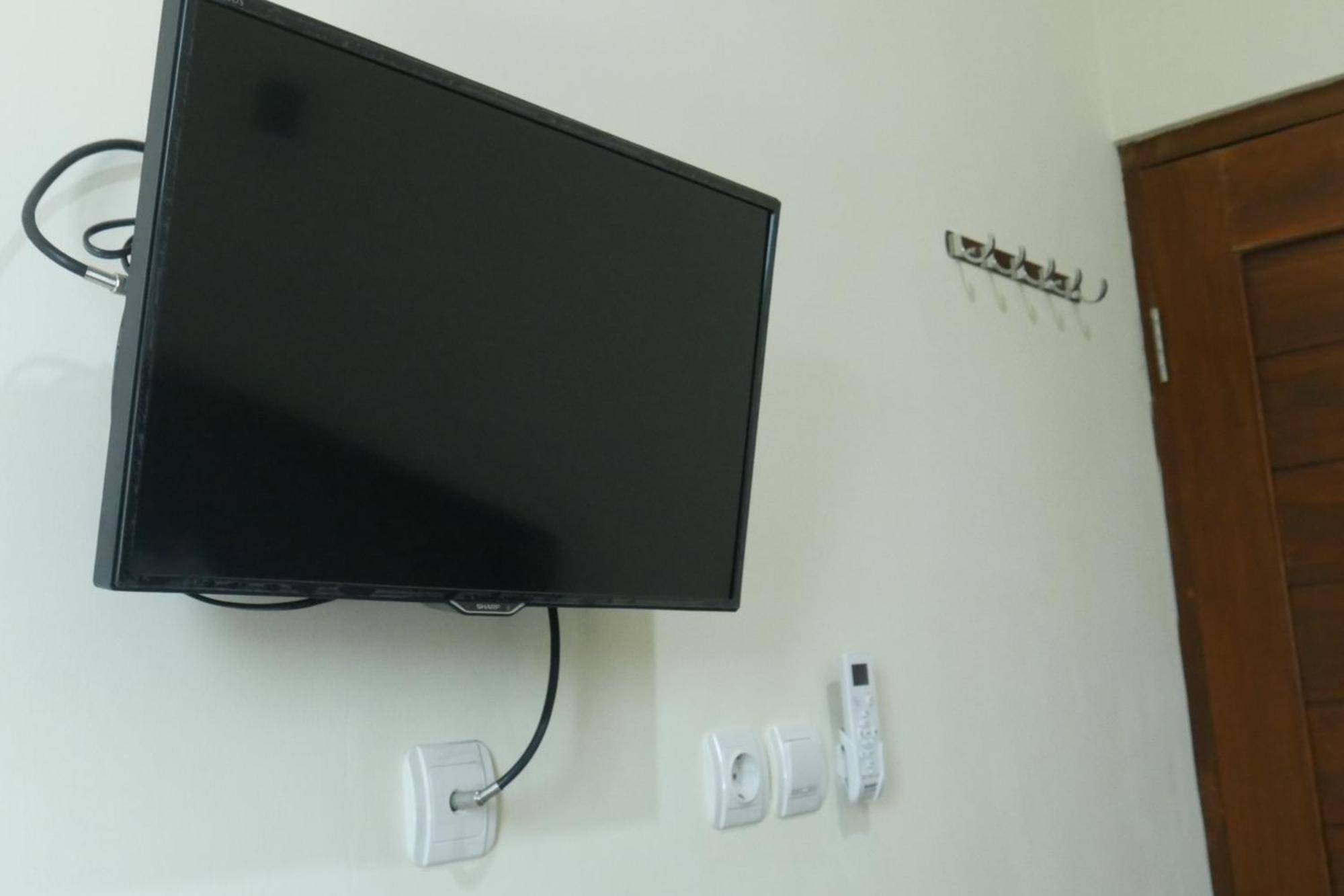 Hotel Reddoorz Near Paragon Mall 2 2*