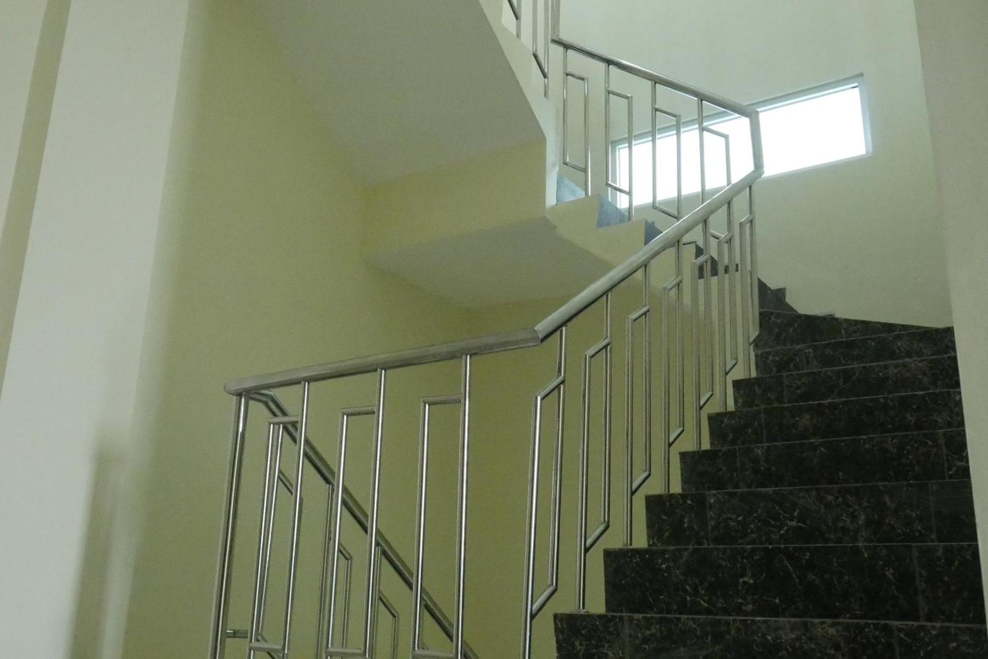 Hotel Reddoorz Near Paragon Mall 2 2*