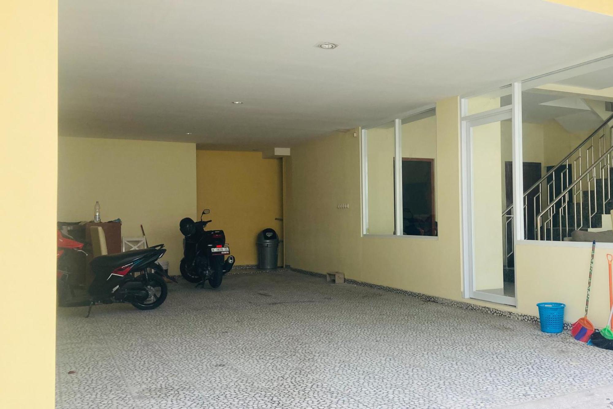 Reddoorz Near Paragon Mall 2 Hotel